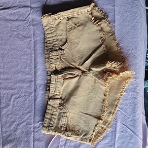 Great condition BDG low rise dolphin shorts Sz 28 W